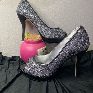 Ladies shoes size 7.5